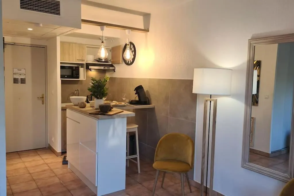Studio Meuble En Face Du Golf Cote Piscine Mouans-Sartoux 0*,  France