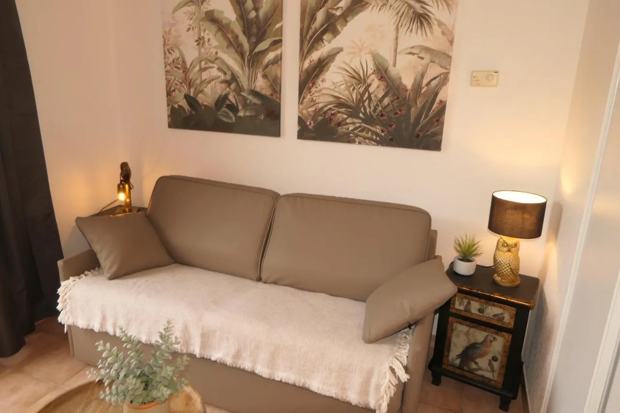 Studio Meuble En Face Du Golf Cote Piscine Mouans-Sartoux 0*,  France
